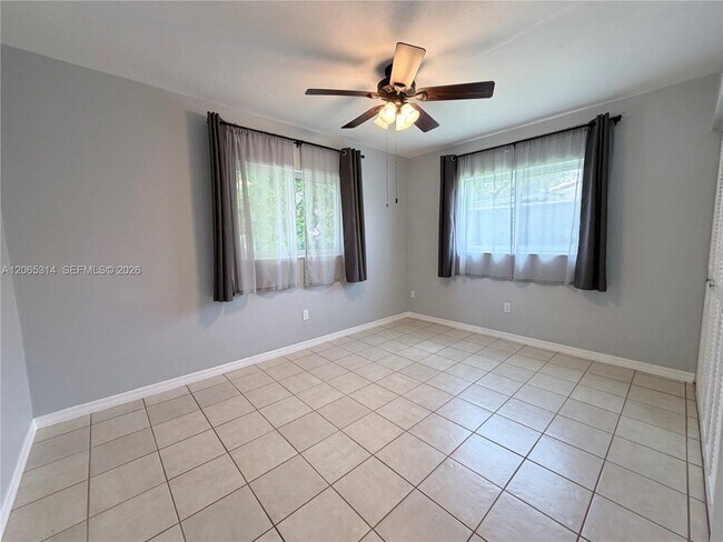 Building Photo - 5101 SW 127th Pl