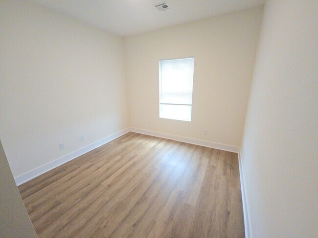 Building Photo - Brand-New 3BR/2BA Duplex | Open Floor Plan + Haysville Schools