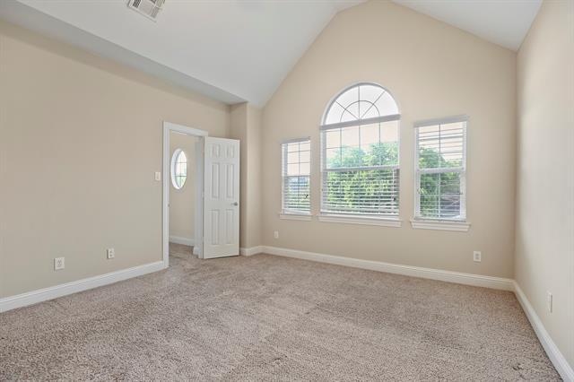 Building Photo - 5812 La Vista Dr