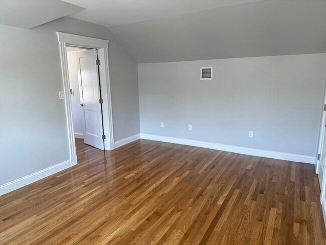 Building Photo - 35 Trapelo Rd