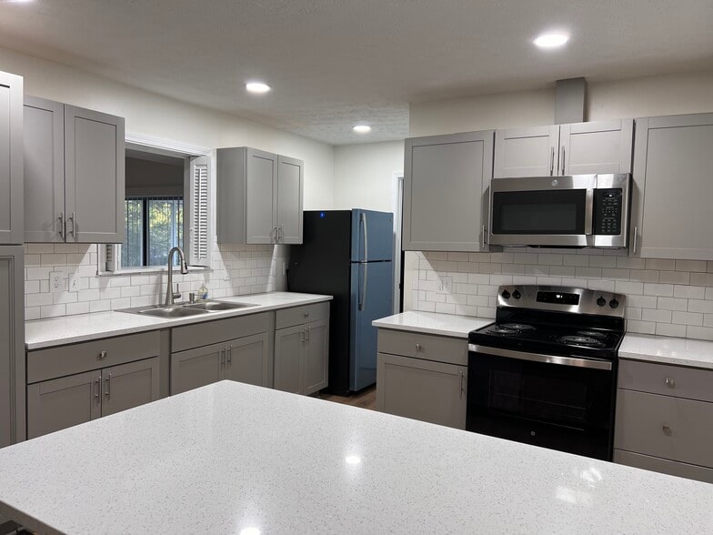 Building Photo - 5848 Lanier Blvd