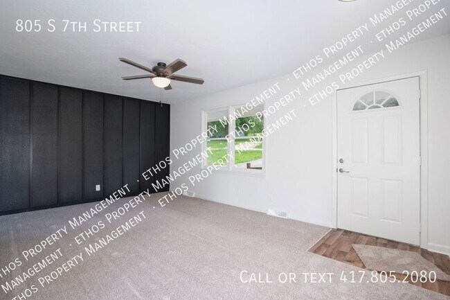 Building Photo - 805 S 7th St