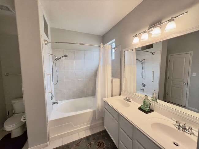 Building Photo - 2 Bedroom Townhome in Westcreek Ranch