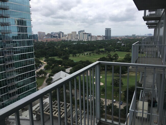 Building Photo - 5925 Almeda Rd