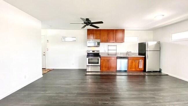 Building Photo - 108 Maluniu Ave