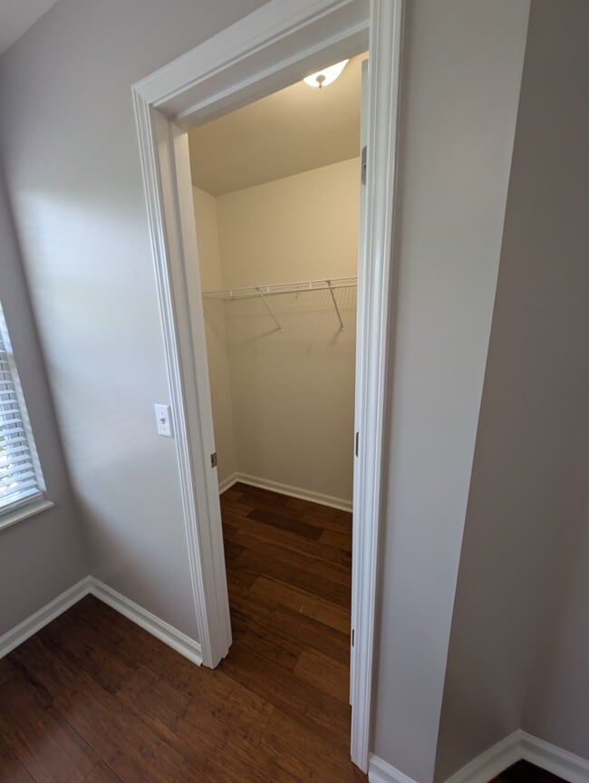 Building Photo - 1438 Riverbrook Dr
