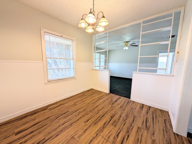 Building Photo - 2823 33rd St