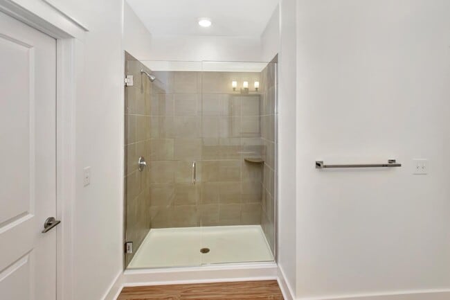 Building Photo - 101 S Tryon St