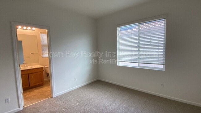 Building Photo - 2978 Jackson Ave