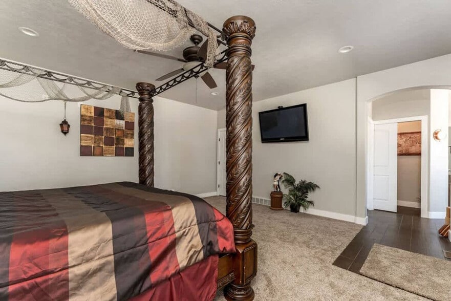 Building Photo - 358 S Wrangler Ct