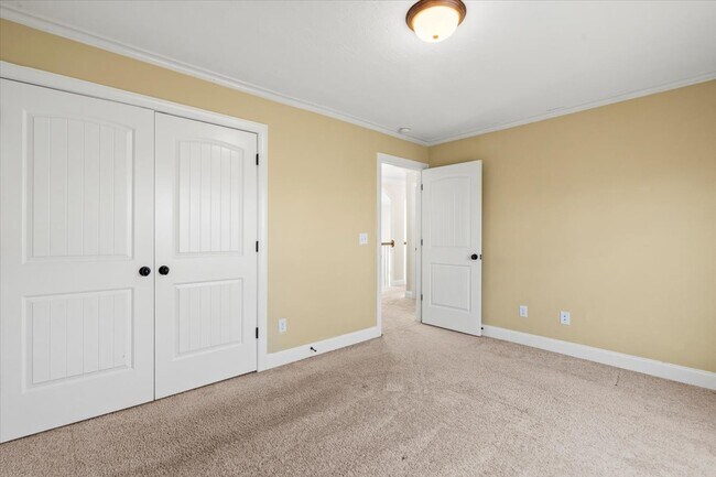 Building Photo - 839 Leyland Ln