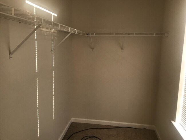 Building Photo - 2536 Lancewood Ln