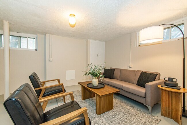 Building Photo - 61 Claremont Ave