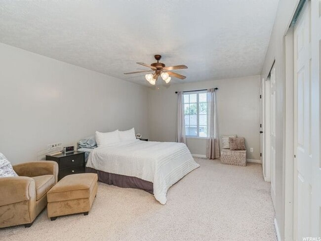 Building Photo - Beautiful Riverton Townhome w 1 car garage...