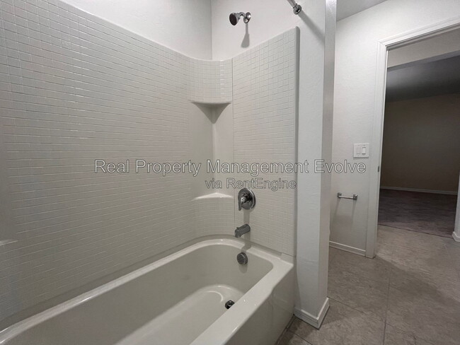 Building Photo - 4617 S 108th Ave
