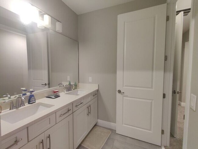 Building Photo - Beautiful home in Estates at Parkside
