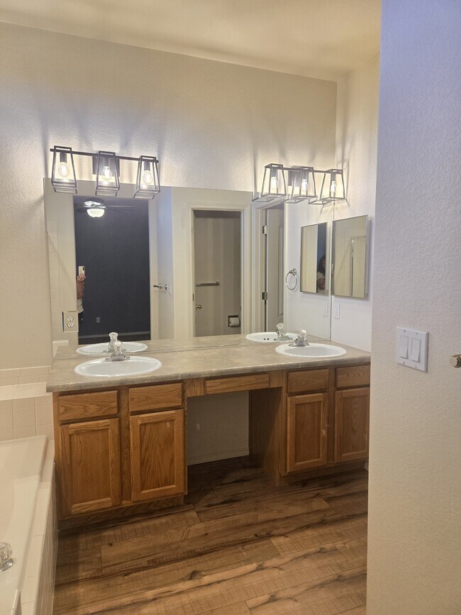 Building Photo - 7126 Sand Crest View