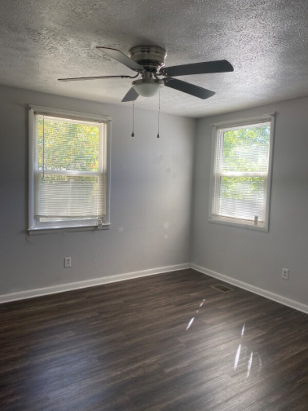 Building Photo - 625 Martha Ave