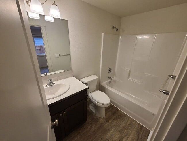 Building Photo - Single Level 3 Bed/2 Bath in NW Redmond - Upas Avenue