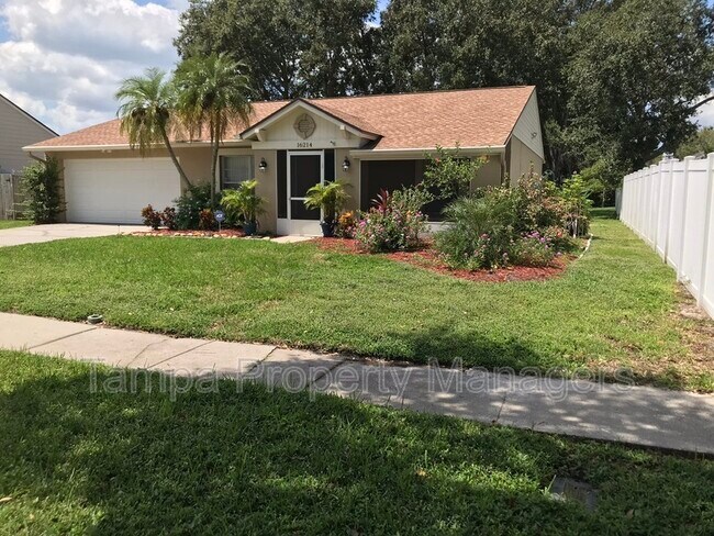 Building Photo - 16214 Pebblebrook Dr