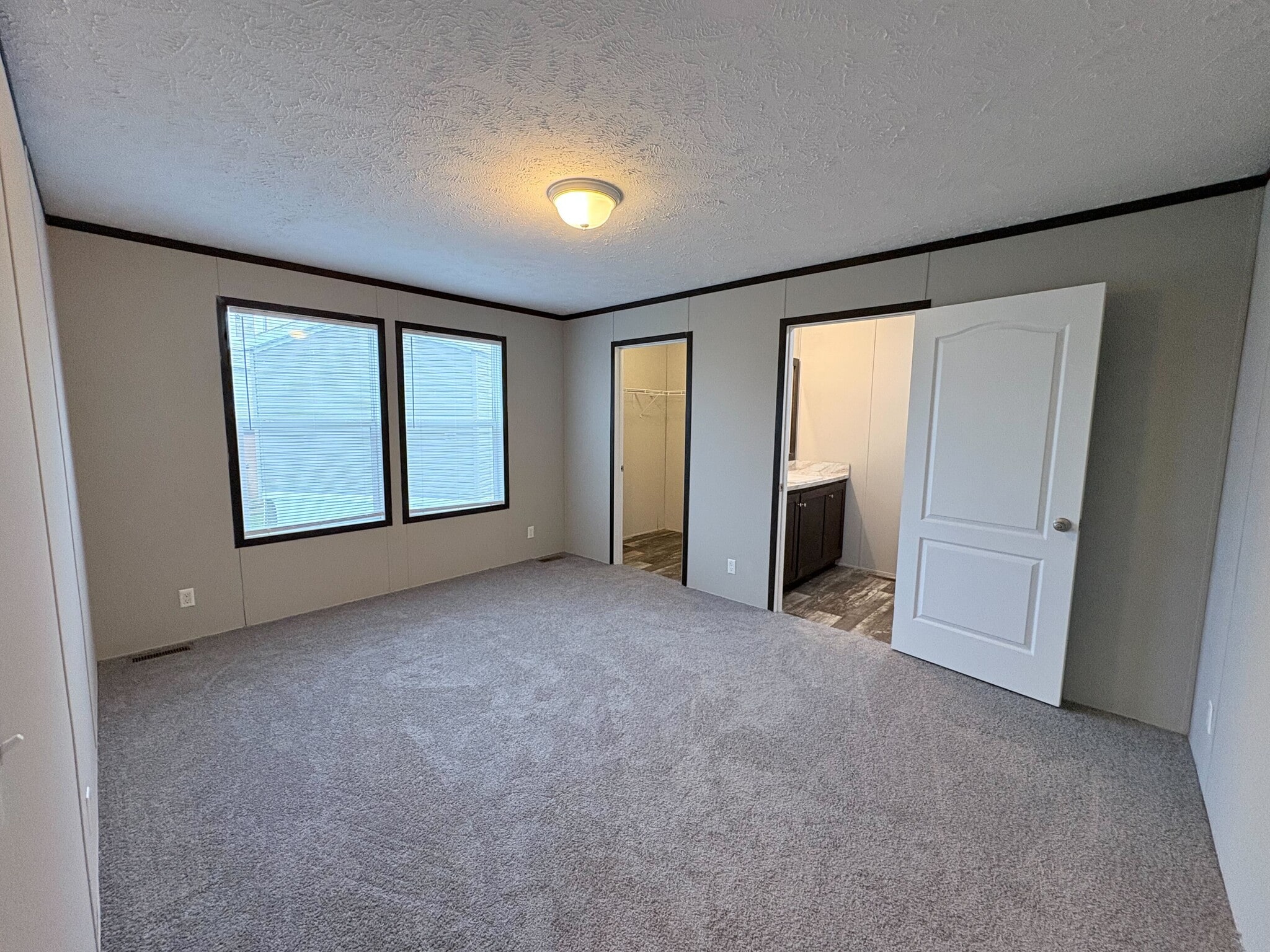 Building Photo - 10610 State Rte 762