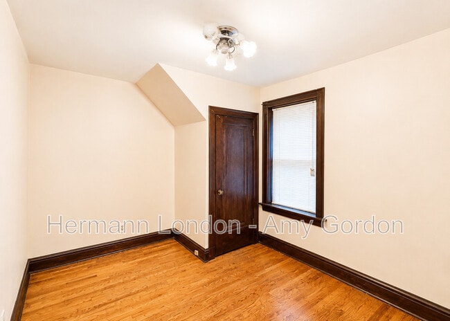 Building Photo - 5046 Winona Ave