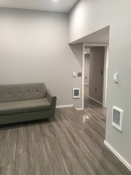 Living Room looking towards bedroom - 831 NE Holland St