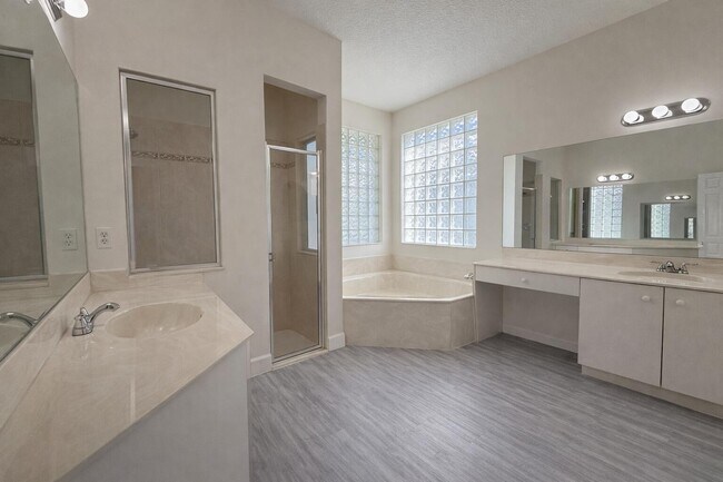 Building Photo - 1168 Hatteras Cir