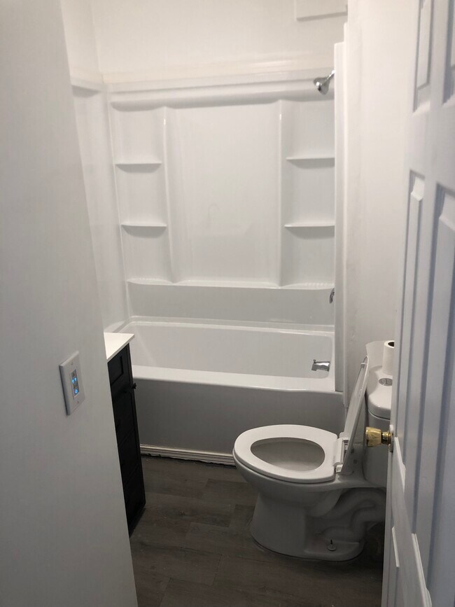 Building Photo - 34-1 Elbow St