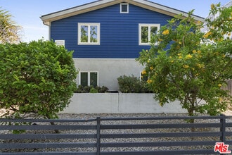 Building Photo - 5645 Willowcrest Ave