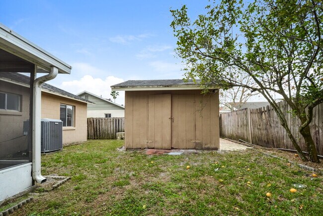 Building Photo - 2726 Carlisle Ave