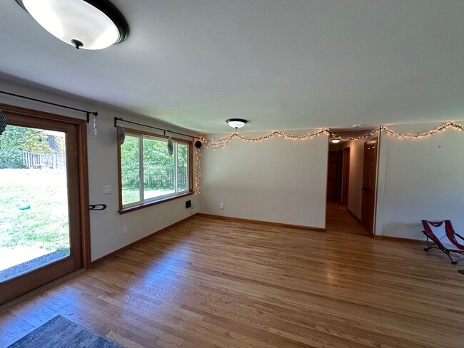 Building Photo - Bellevue Home