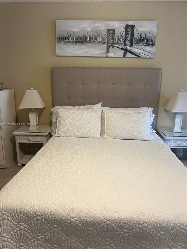 Building Photo - 2940 N Course Dr