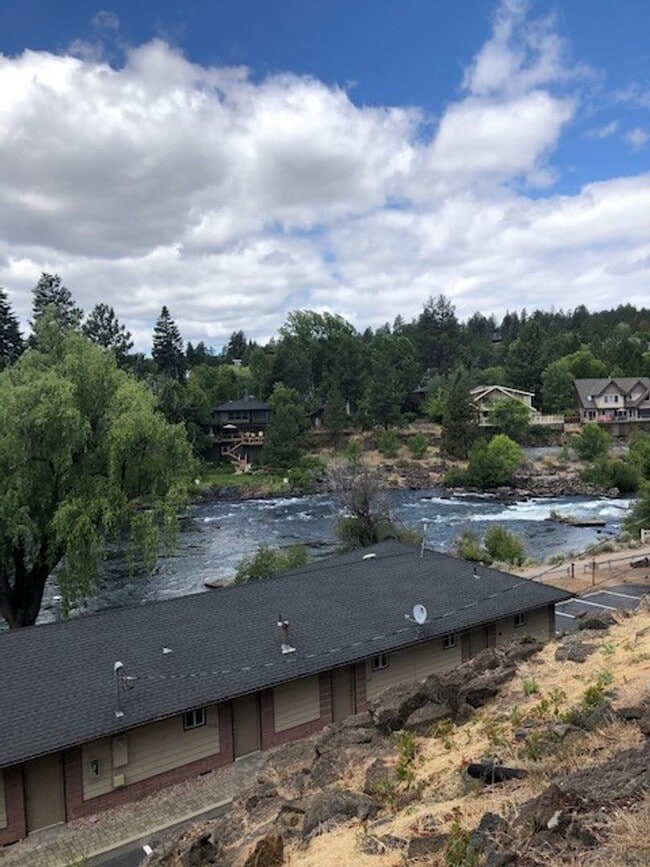 Building Photo - Large Studio Condo on Deschutes w/river trail access, minutes to downtown, heated pool, and cover...