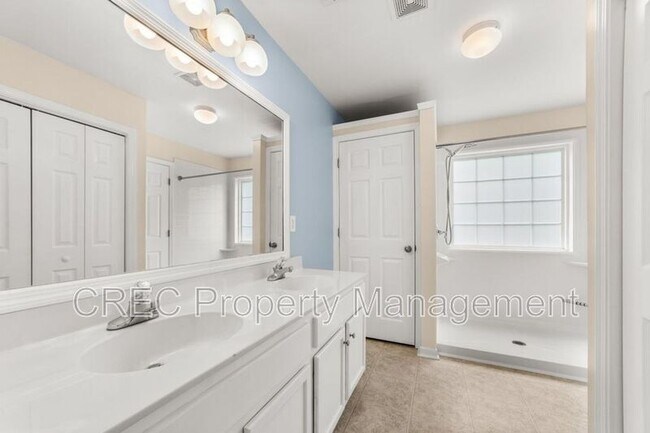 Building Photo - 2451 Scholar Ln