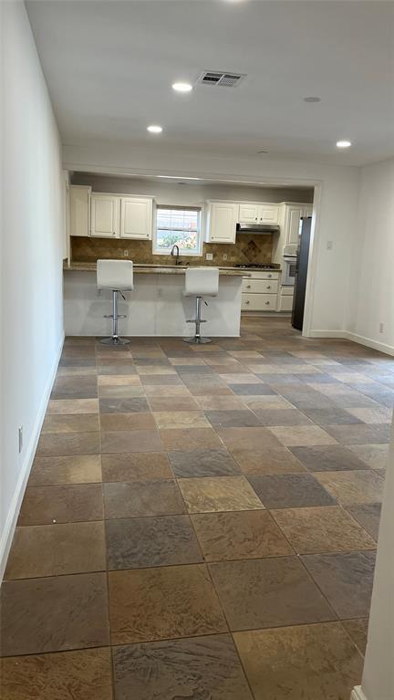 Building Photo - 10218 Oak Point Dr