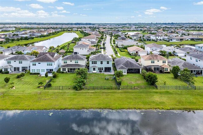 Building Photo - 15406 Goldfinch Cir