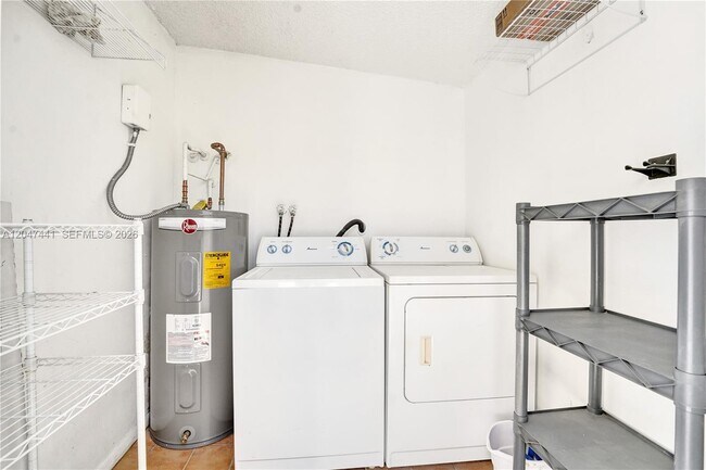Building Photo - 1361 Springside Dr