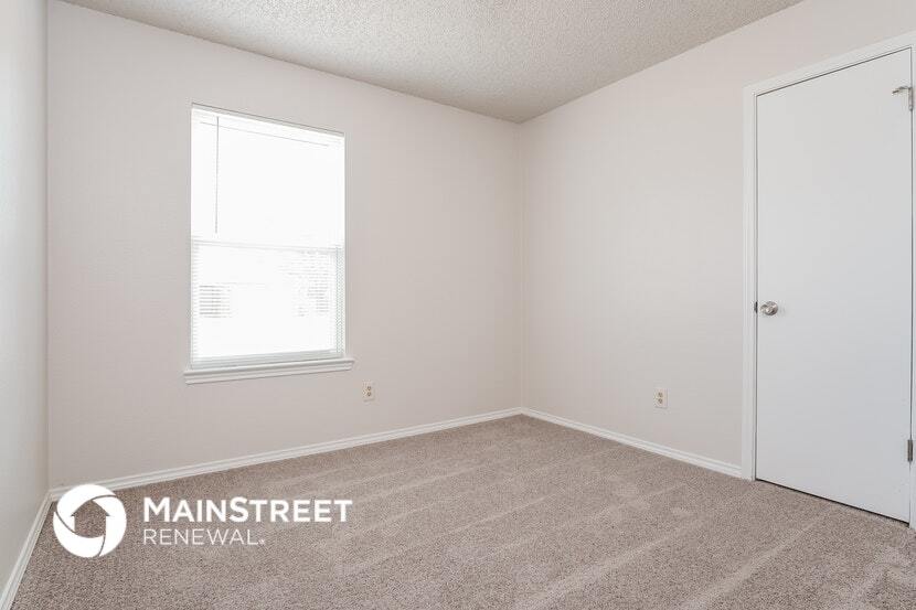 Building Photo - 900 Blewitt Dr