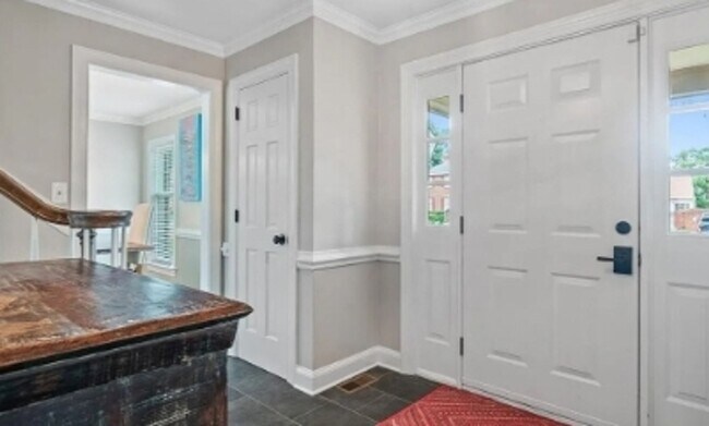 Building Photo - Gorgeous house for rent in Chesapeake.