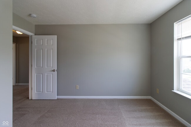 Building Photo - 856 Adena Ln