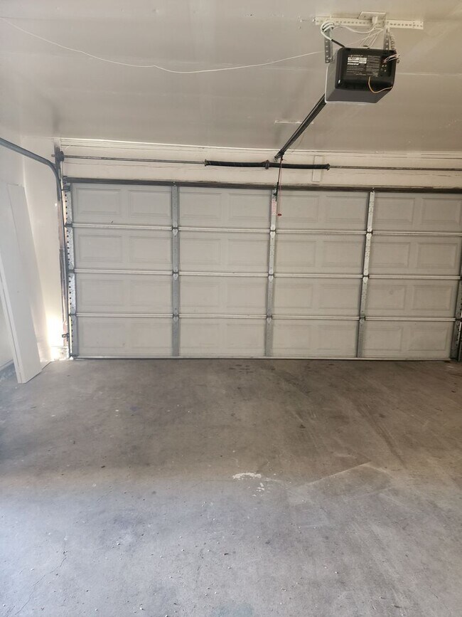 Building Photo - 1313 Claus Rd