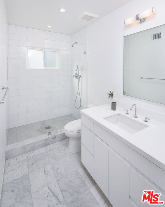 Building Photo - 502 Huntley Dr