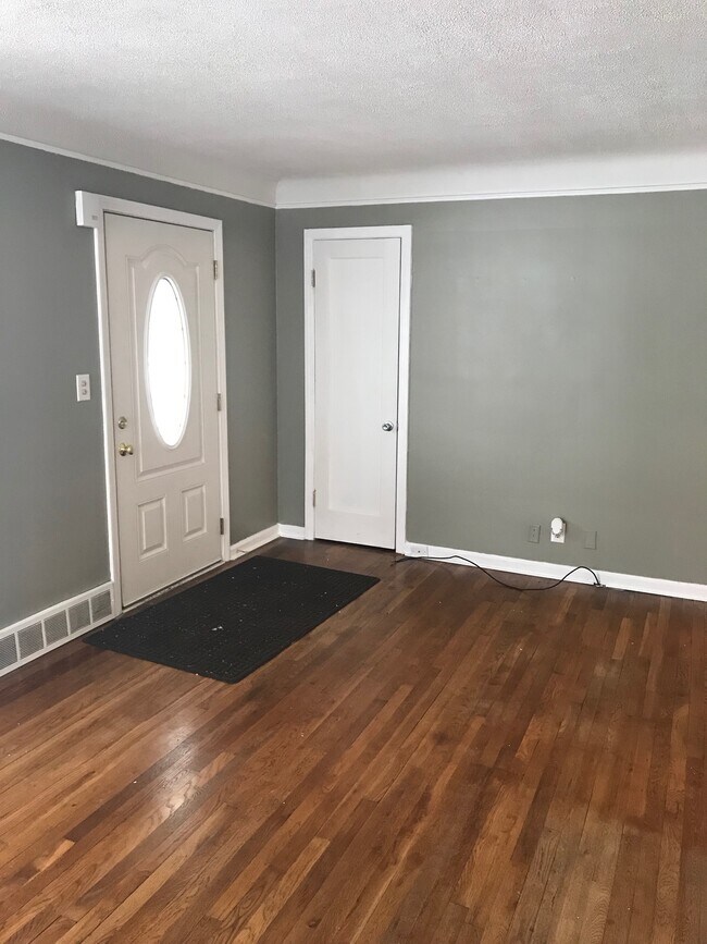 Building Photo - 2326 Barrett Ave