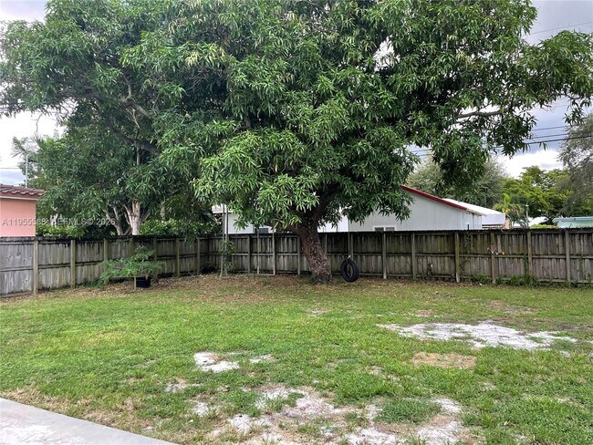 Building Photo - 535 NW 121st St