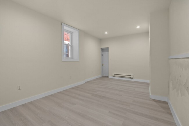 Building Photo - 1508 W Tioga St