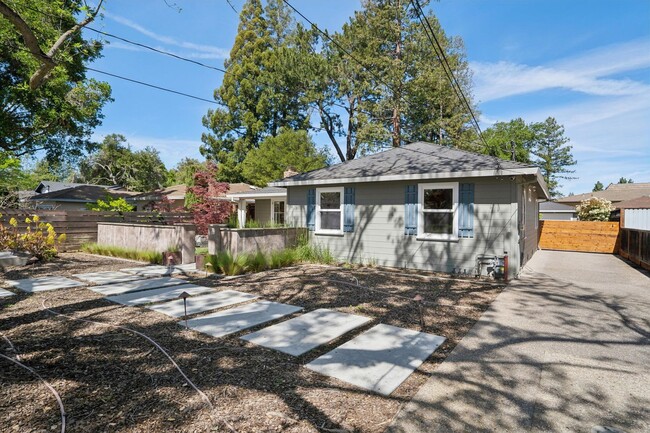 Building Photo - Spacious Home with Detached 1 bed 1 bath ADU in Los Altos!