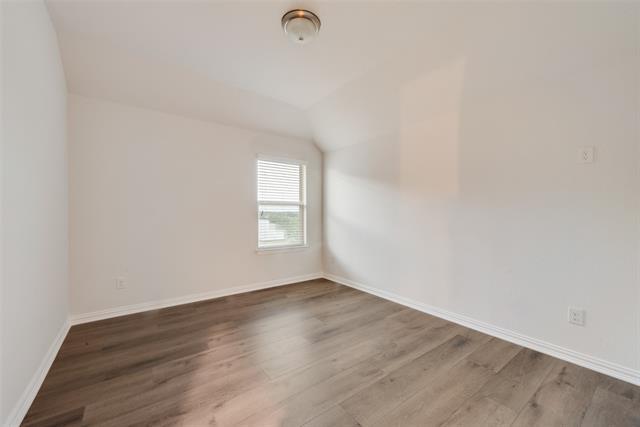 Building Photo - 2418 Hillview Dr