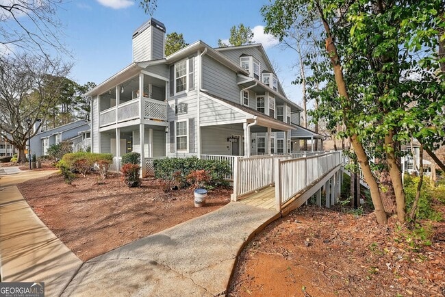 Building Photo - 3921 Riverlook Pkwy SE