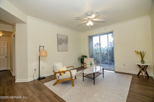 Building Photo - 305 N Villa San Marco Dr